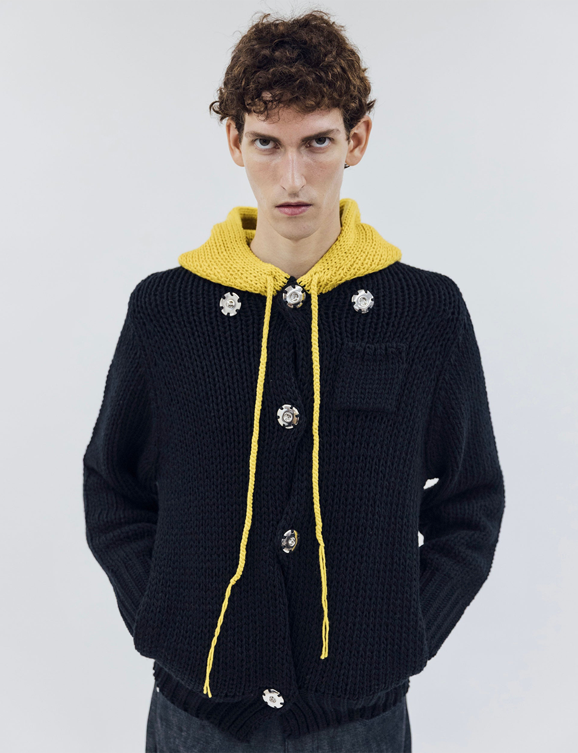 OUAT(オーユーエーティー) 2026FW META KNIT PARKA ローゲージニットフライトパーカー ブラック 着用イメージ フロント