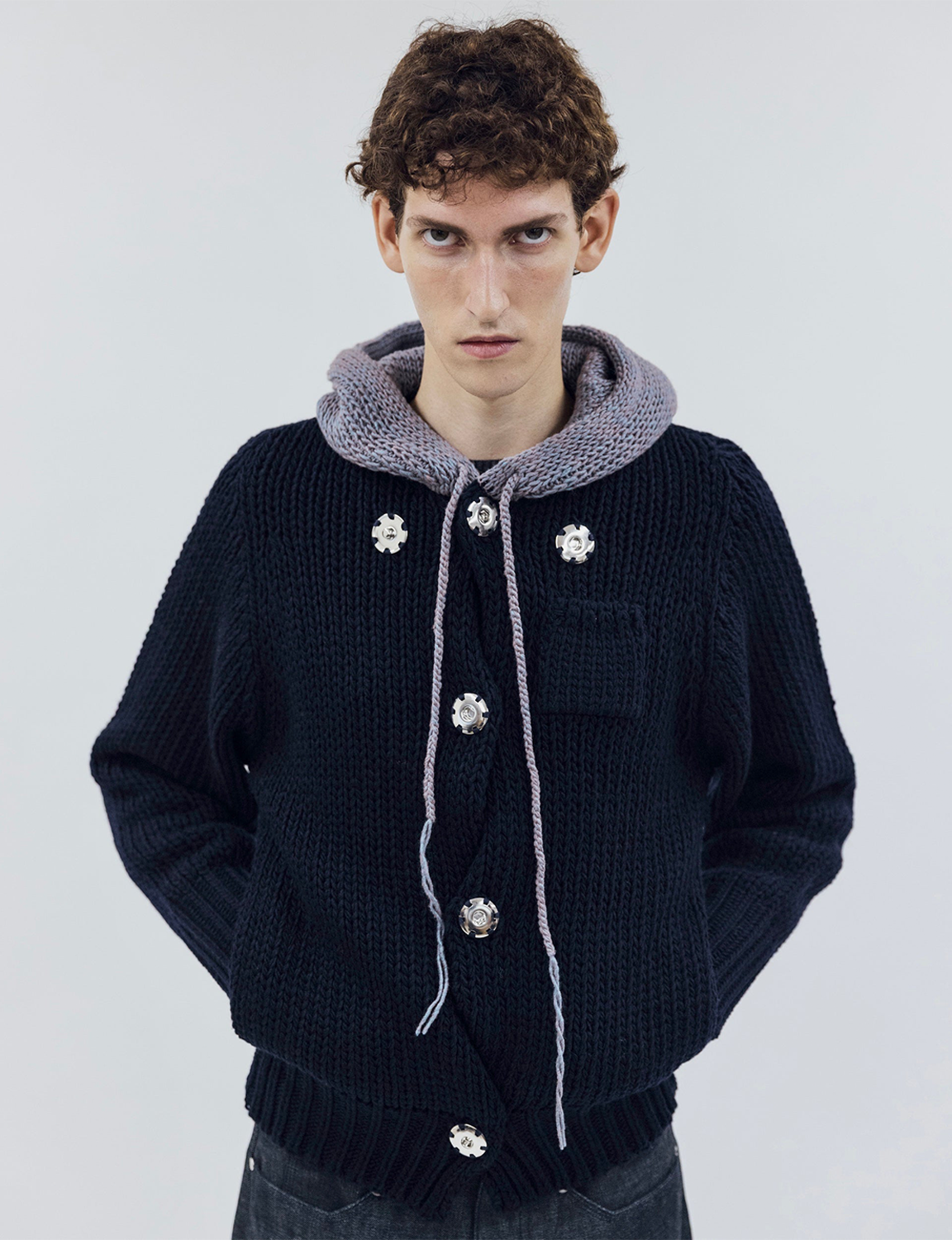 OUAT(オーユーエーティー) 2026FW META KNIT PARKA ローゲージニットフライトパーカー ネイビー 着用イメージ フロント