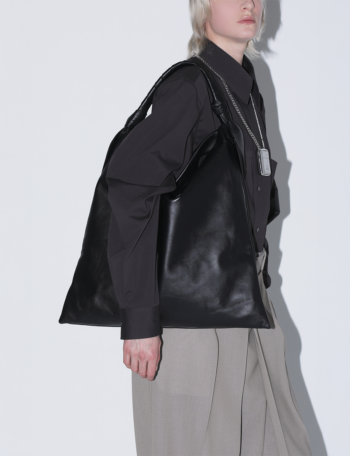 LEATHER ROBBON BAG BIG