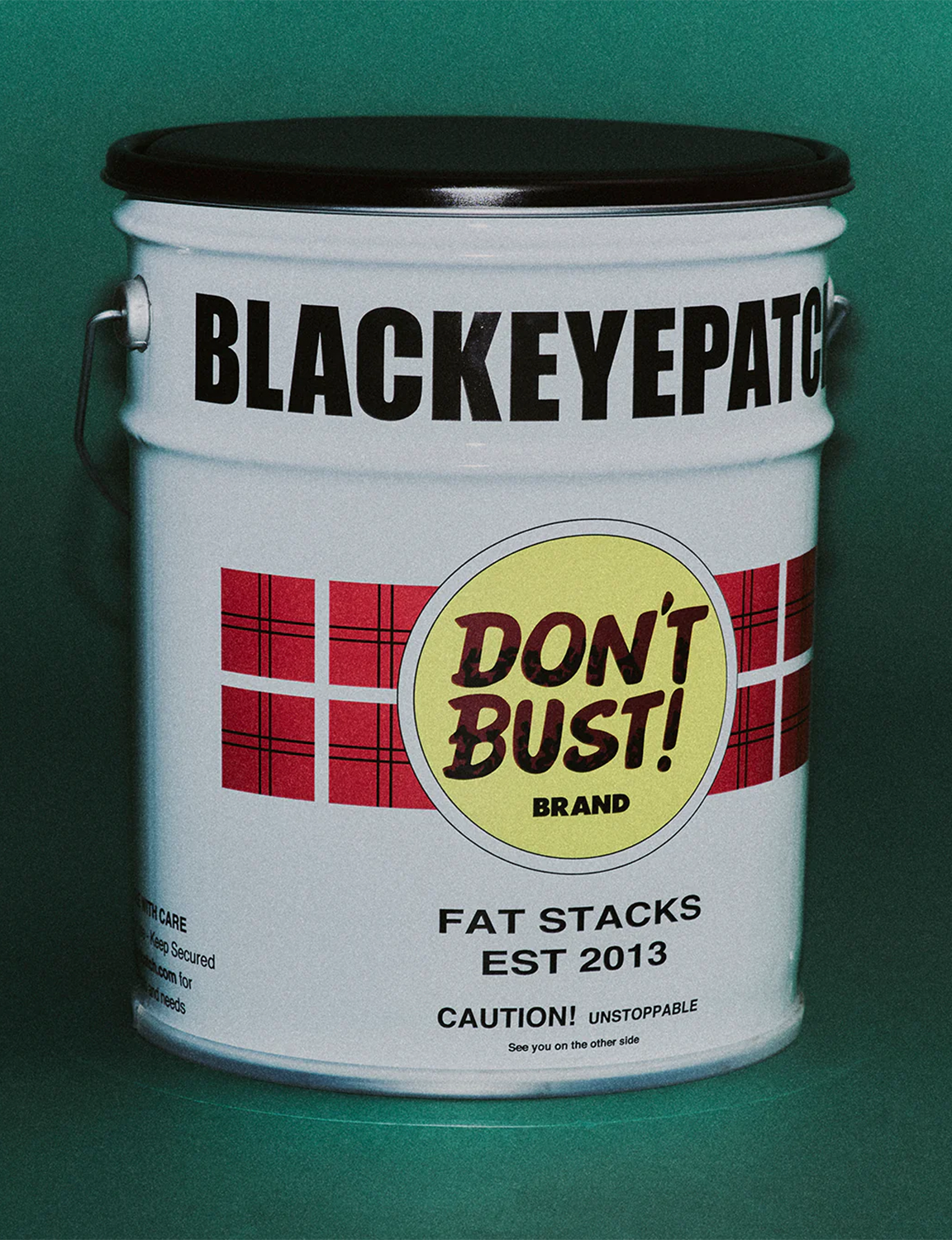 BUST-O-LEUM PAINT BUCKET