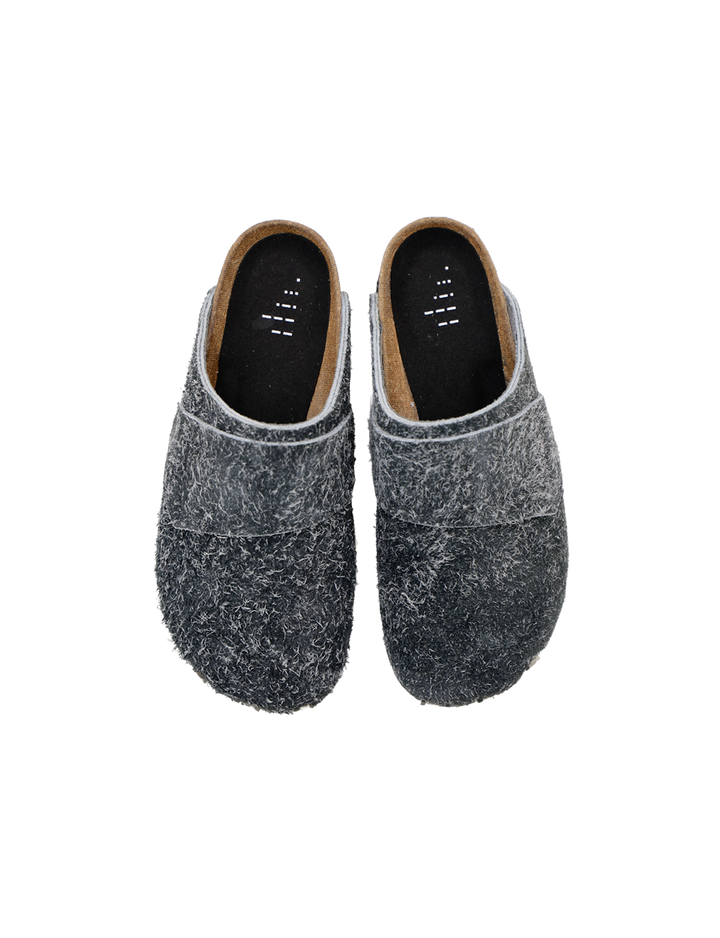 SPACE CLOGS