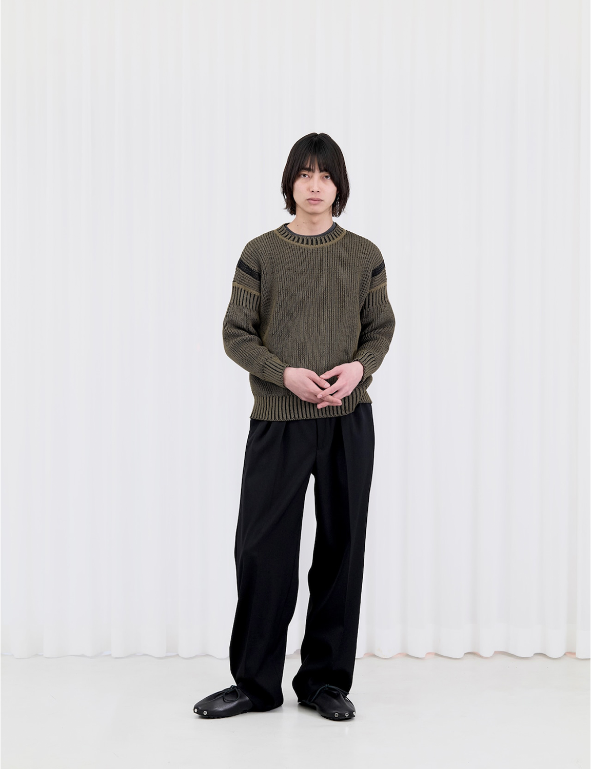 CREW SWEATER