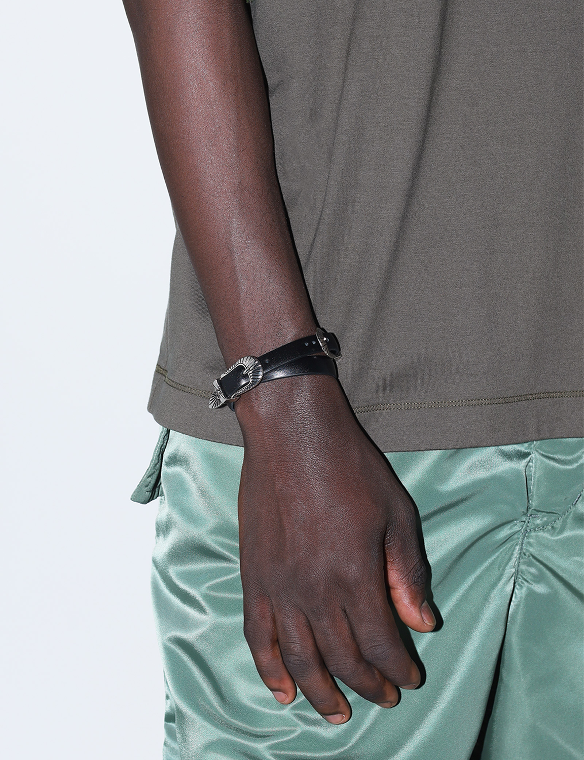 DOUBLE BUCKLE LEATHER BANGLE