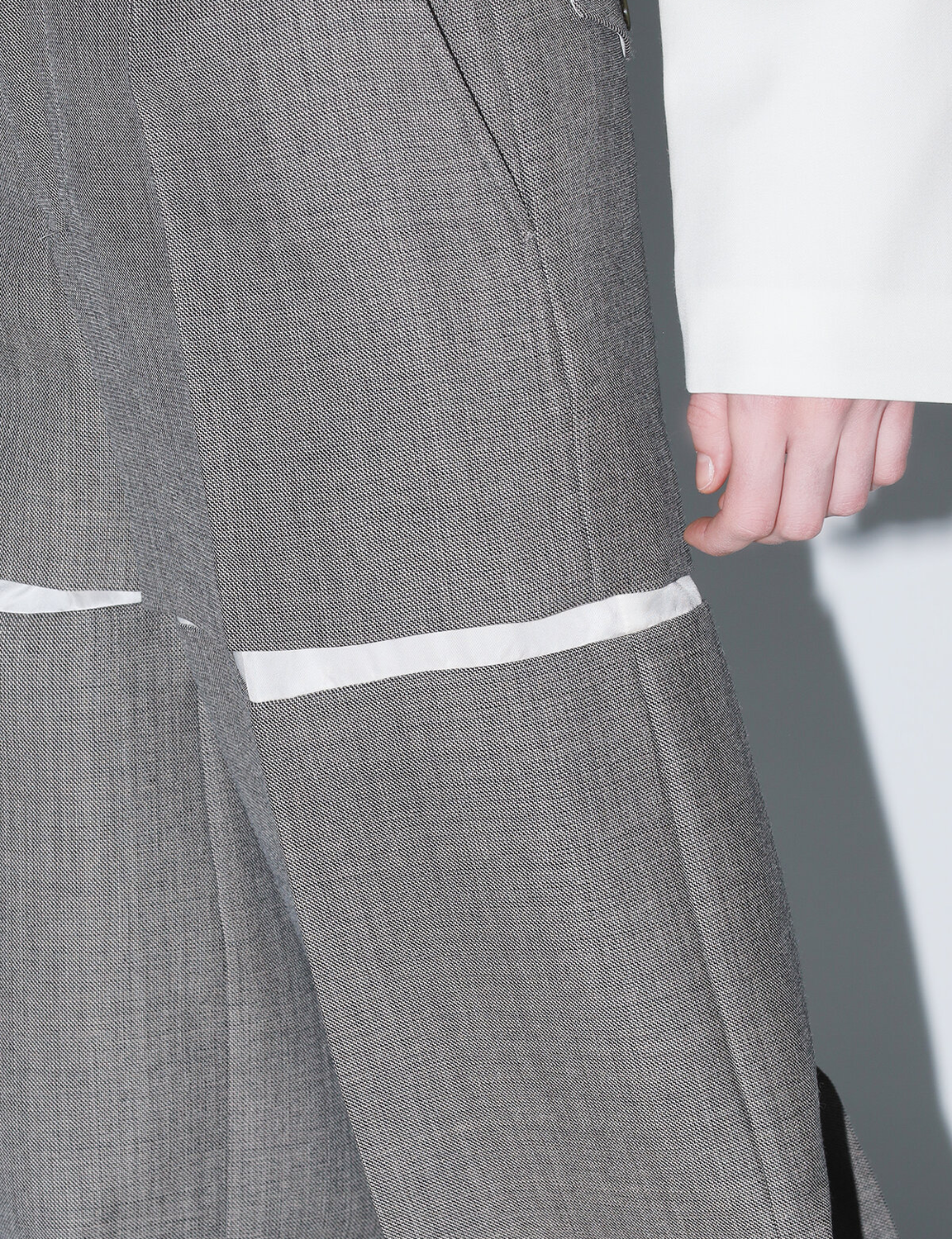 SLIT TROUSERS