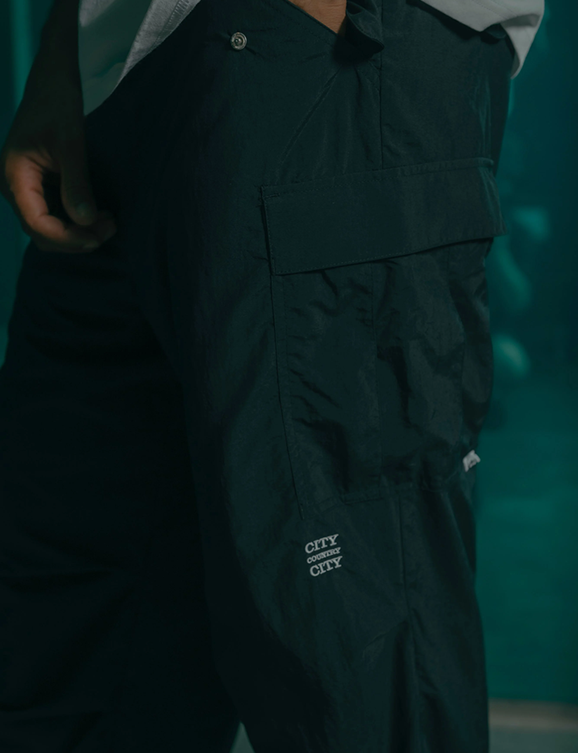 TASLAN NYLON OVER SIZE PANTS