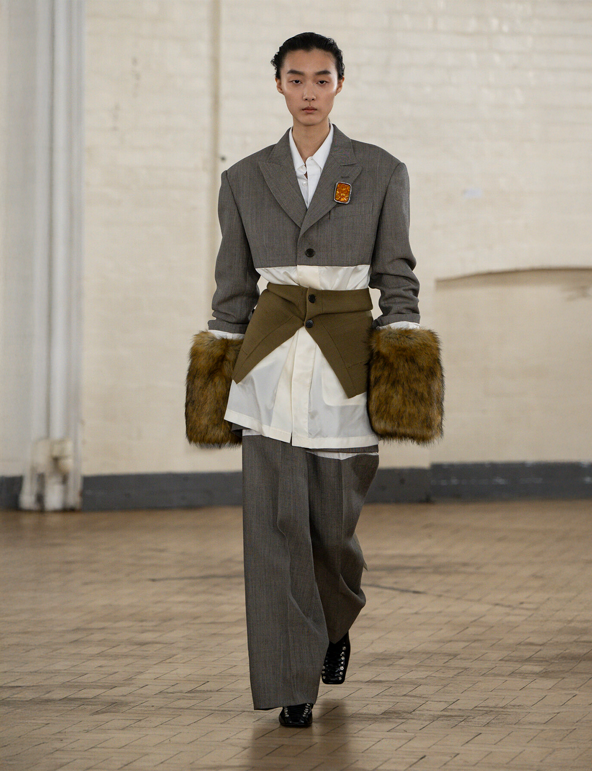 SLIT TROUSERS