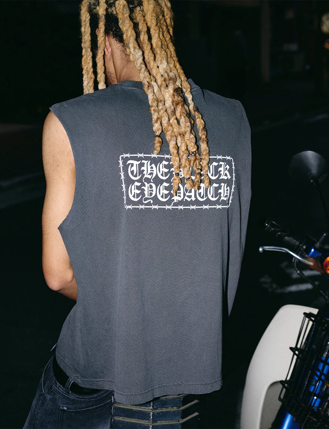 BARBED WIRE LOGO SLEEVELESS TEE