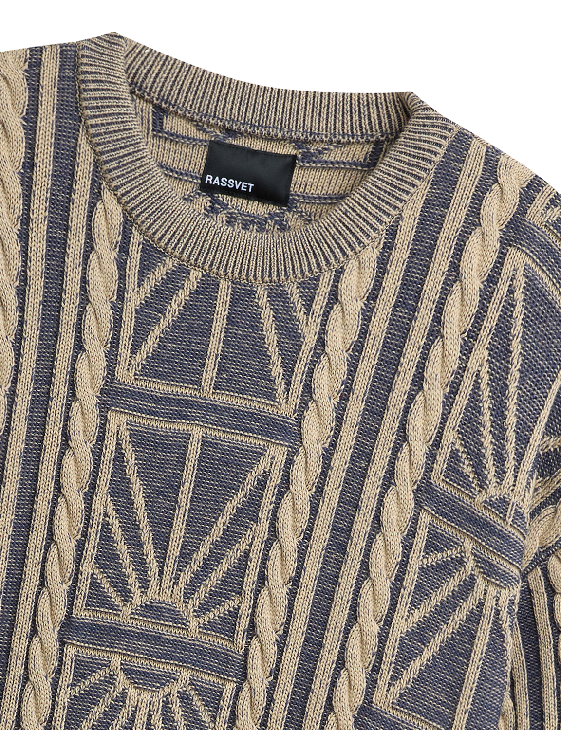 RASSVET(ラスベート) 2026FW ARAN CREWNECK アラン編みのクルーネックニット ブルー 衿元とケーブル編みのディテール