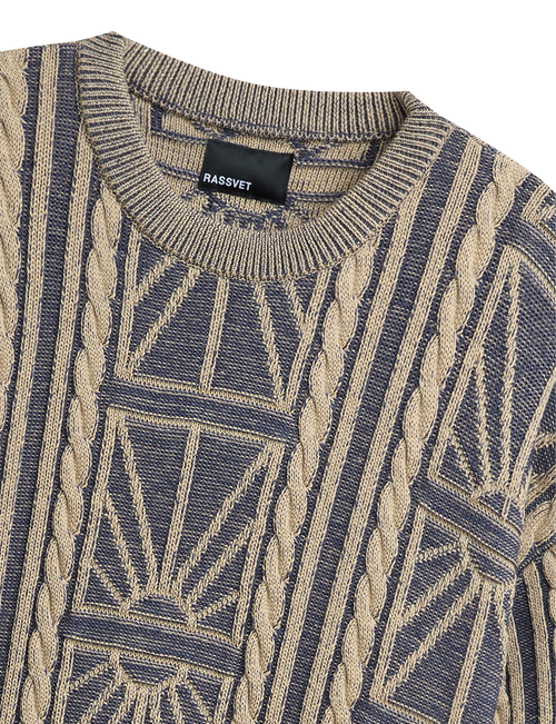RASSVET(ラスベート) 2026FW ARAN CREWNECK アラン編みのクルーネックニット ブルー 衿元とケーブル編みのディテール
