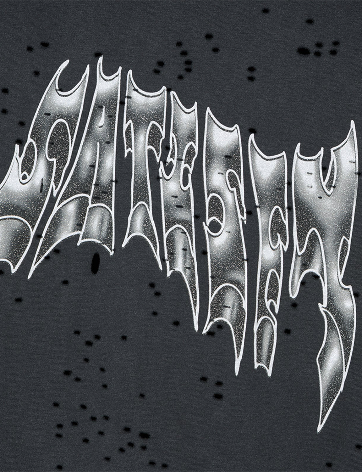 SATISFY(サティスファイ) 2026FW MothTech™ T‑Shirt ランニングTシャツ エイジドブラック フロントのグリッターロゴプリント