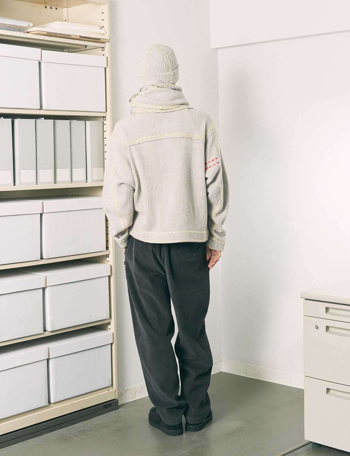 PHINGERIN(フィンガリン) 2026FW PG1 KNIT ニットジャケット グレー 着用イメージ バック