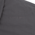 C.E CAV EMPT(シーイー) 2026FW PN ZIP SHORT JACKET ジップショートジャケット チャコール ロゴのディテール