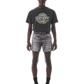 SATISFY(サティスファイ) 2026FW AmbientWarp™ 5" Unlined Shorts ランニングショーツ ブラックデニム 着用イメージ 正面 グラフィックTシャツと