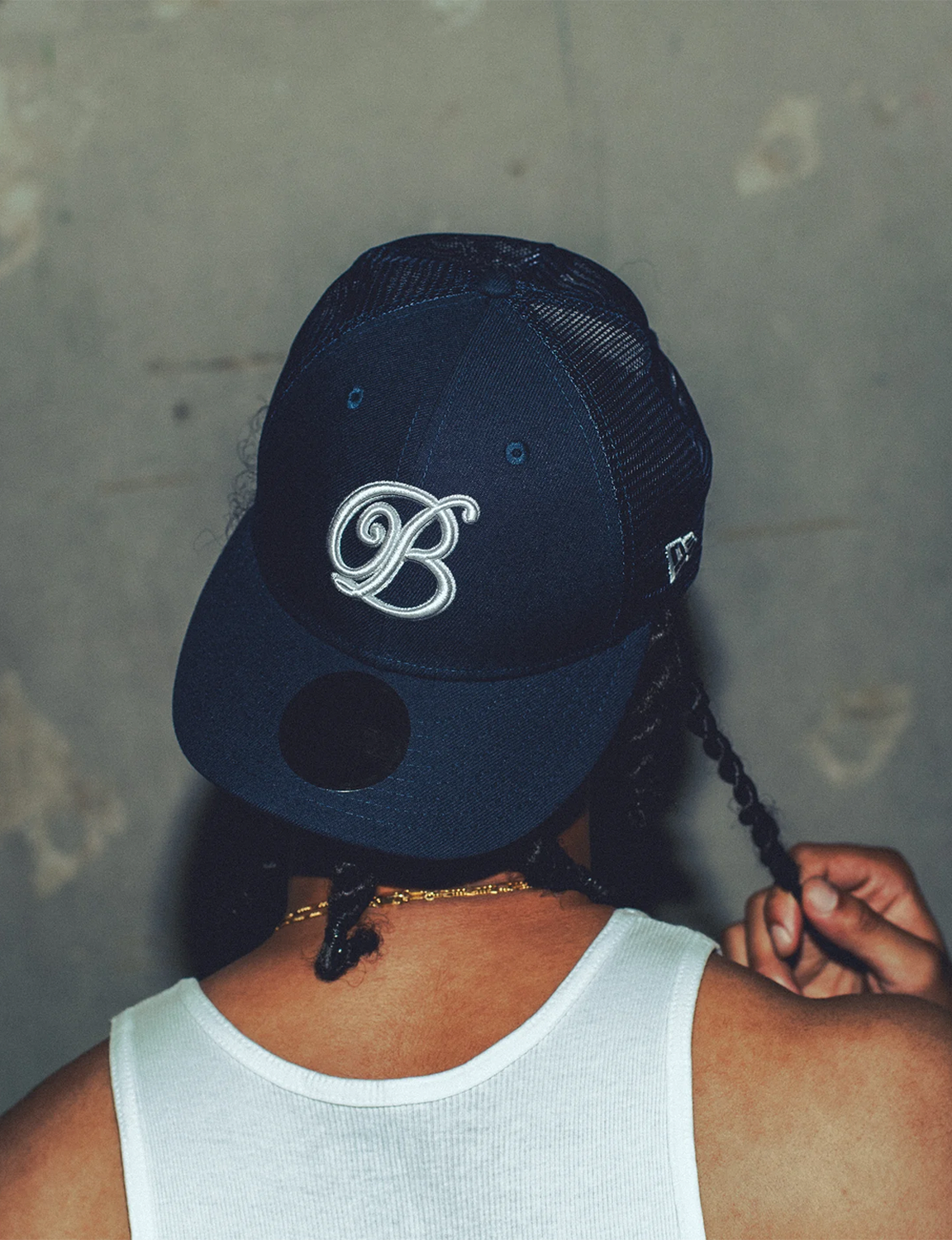 B EMBLEM NEW ERA MESH CAP