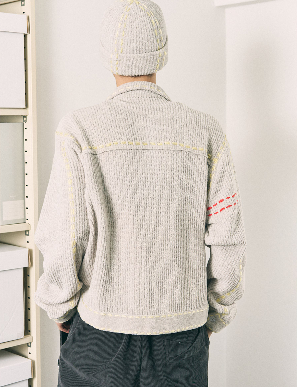 PHINGERIN(フィンガリン) 2026FW PG1 KNIT ニットジャケット グレー 着用イメージ 袖のステッチ