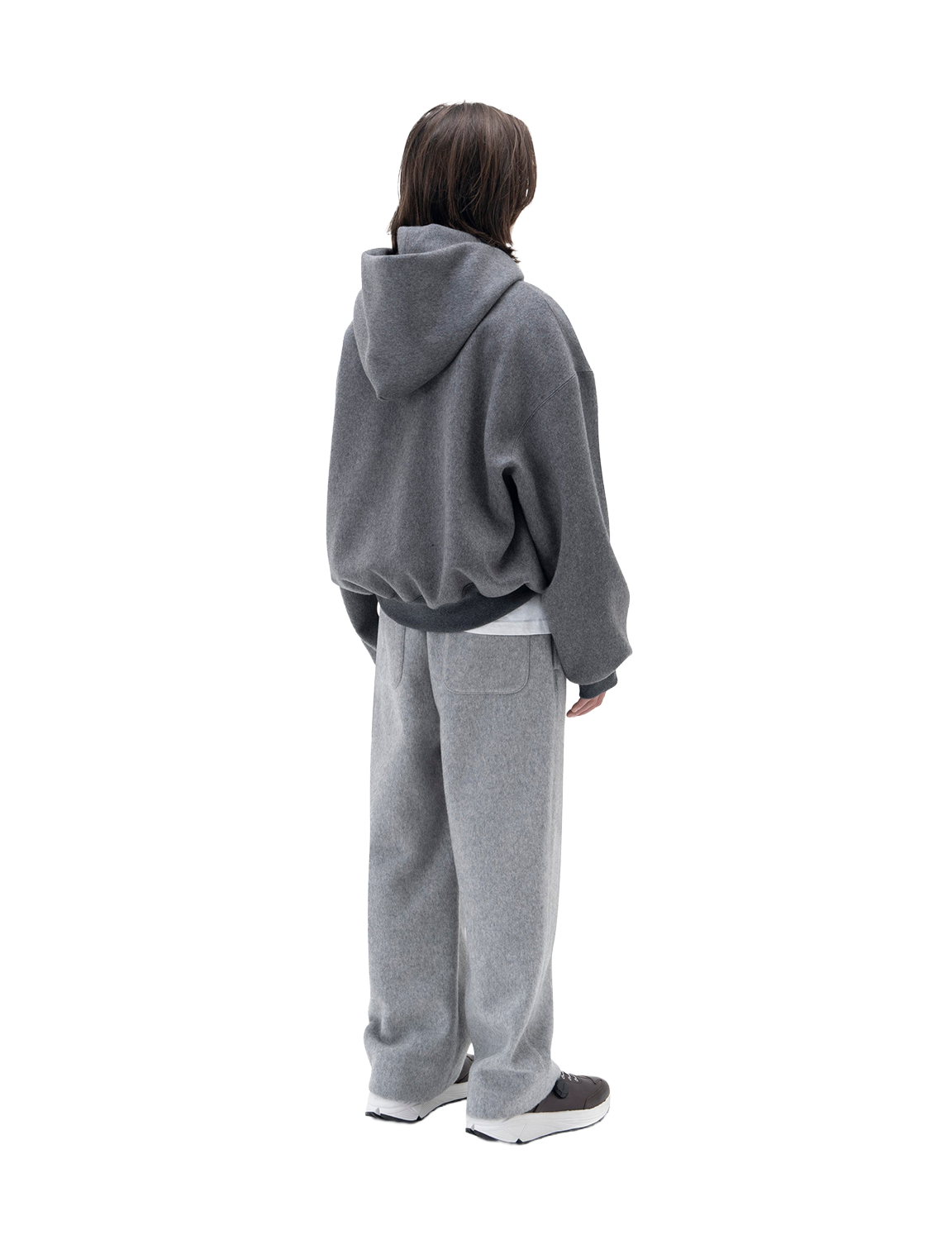 FUMITO GANRYU(フミトガンリュウ) 2026FW Deformed Hoodie ダブルフェイスウールのジップフーディー ダークヘザーグレー 着用イメージ 後ろ