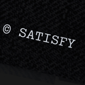 SATISFY(サティスファイ) 2026FW AmbientWarp™ 5" Unlined Shorts ランニングショーツ ブラックデニム 背面ロゴの反射プリント