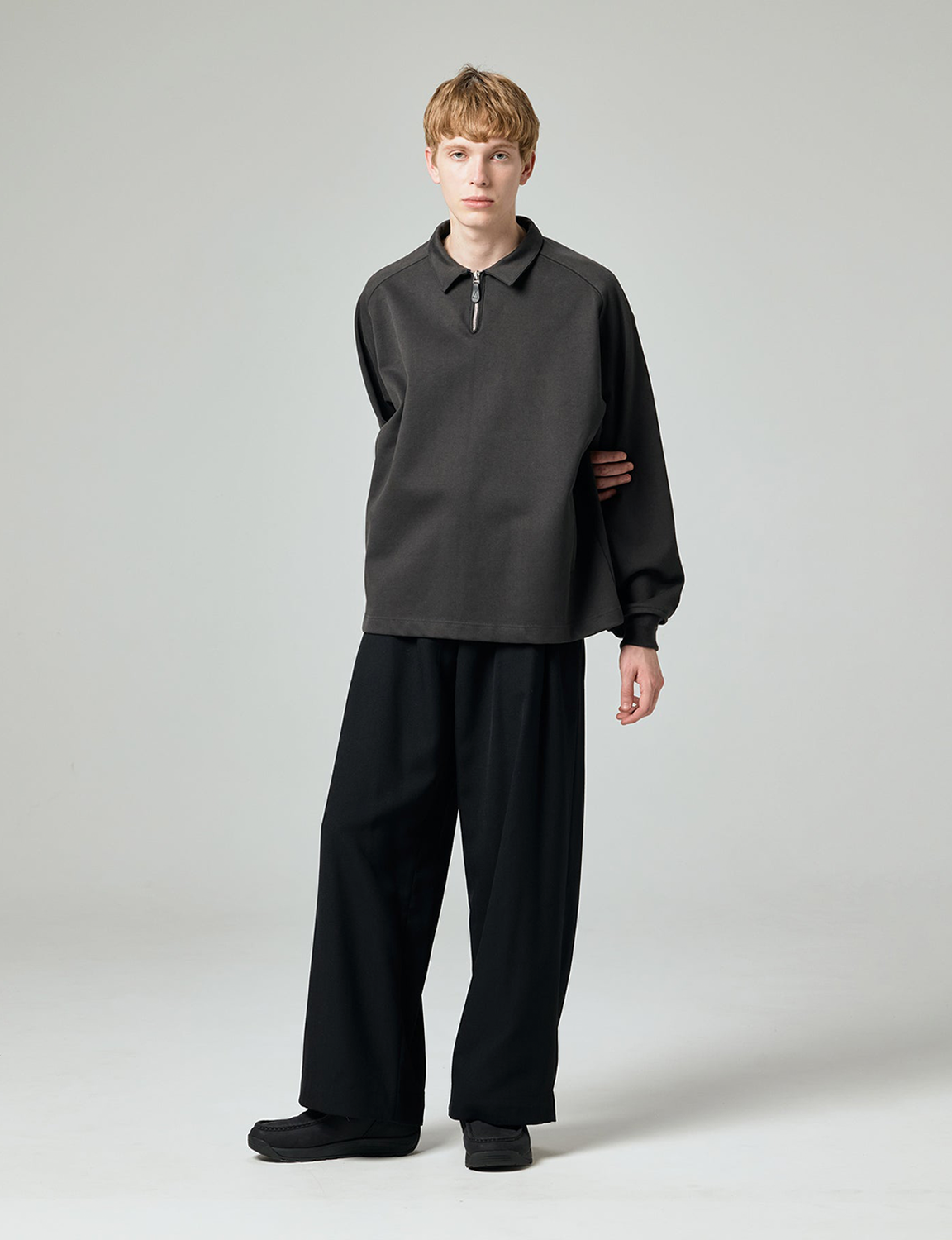 AERO STILL HALF ZIP SWEAT SHIRT