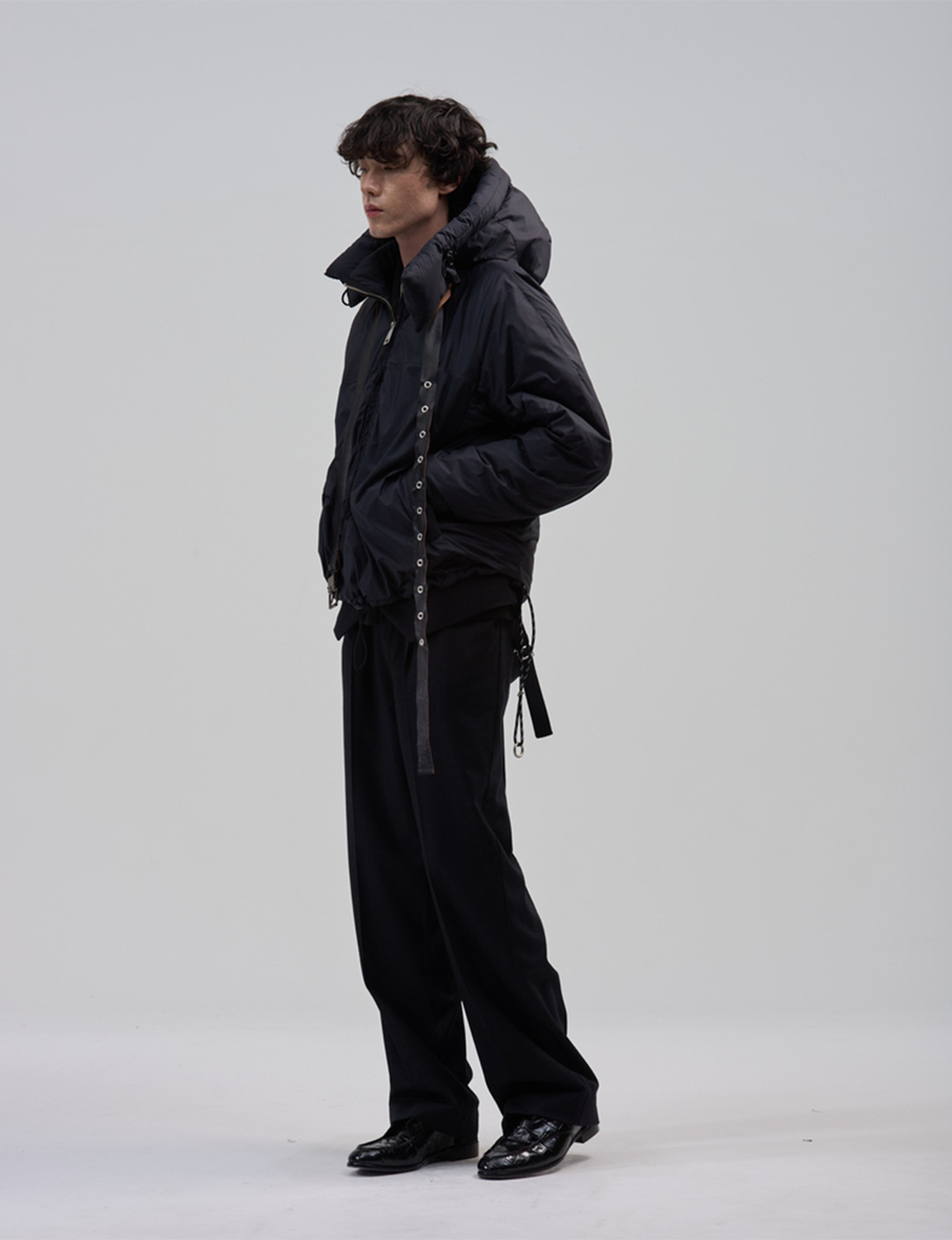 BED j.w. FORD(ベッドフォード) 2026FW Over Hood フード付きダウンジャケット ブラック サイド