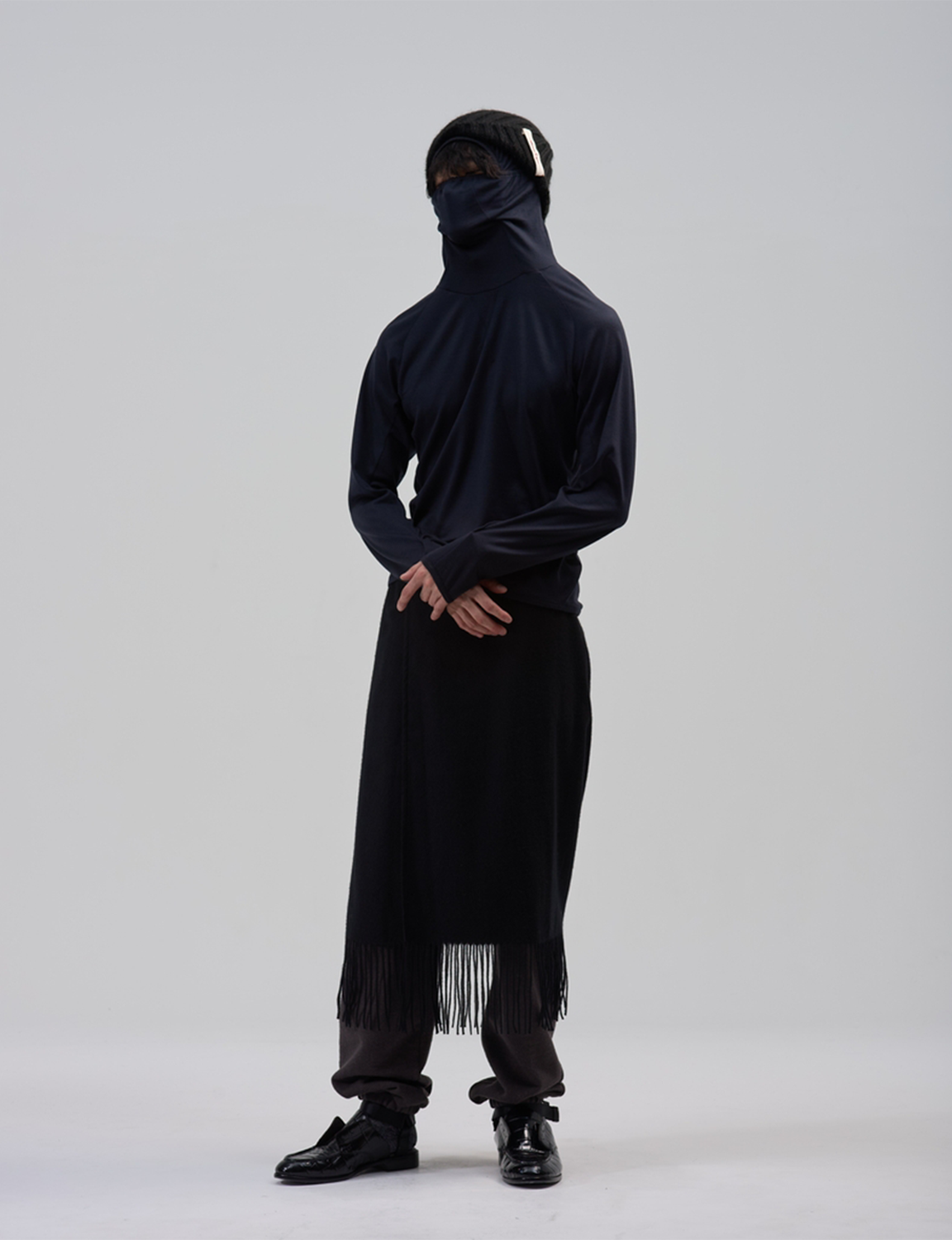 BED j.w. FORD(ベッドフォード) 2026FW Lap robe ウールラップスカート ブラック 着用イメージ