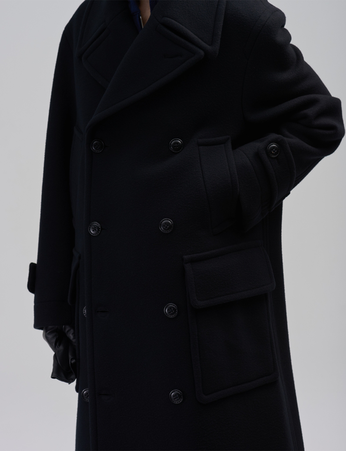 BED j.w. FORD(ベッドフォード) 2026FW From Paris ウールロングコート ブラック フロントのディテール
