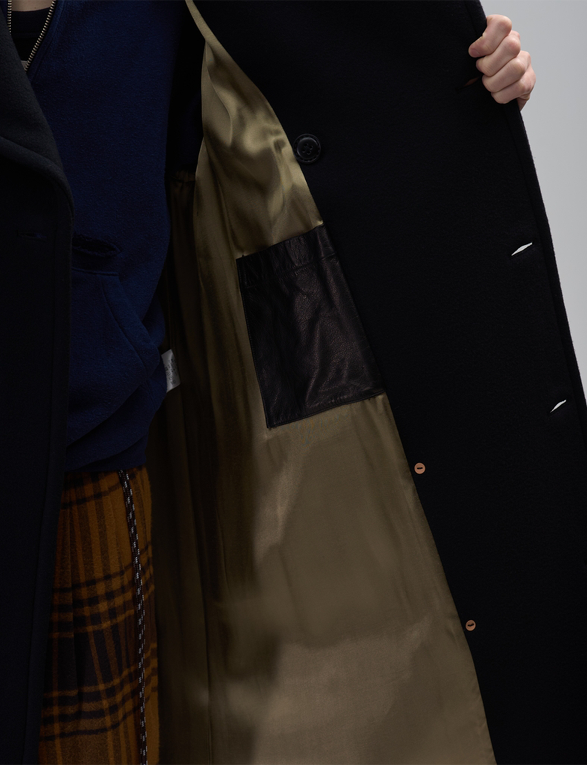 BED j.w. FORD(ベッドフォード) 2026FW From Paris ウールロングコート ブラック 裏地のディテール