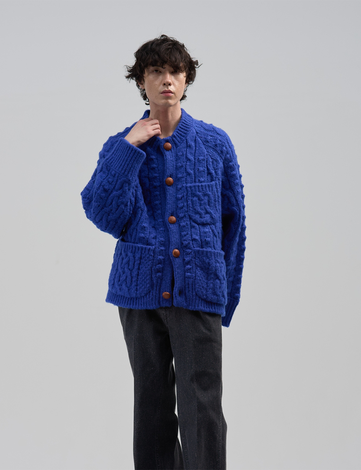 BED j.w. FORD(ベッドフォード) 2026FW Cowichan カウチンニットカーディガン ブルー フロント