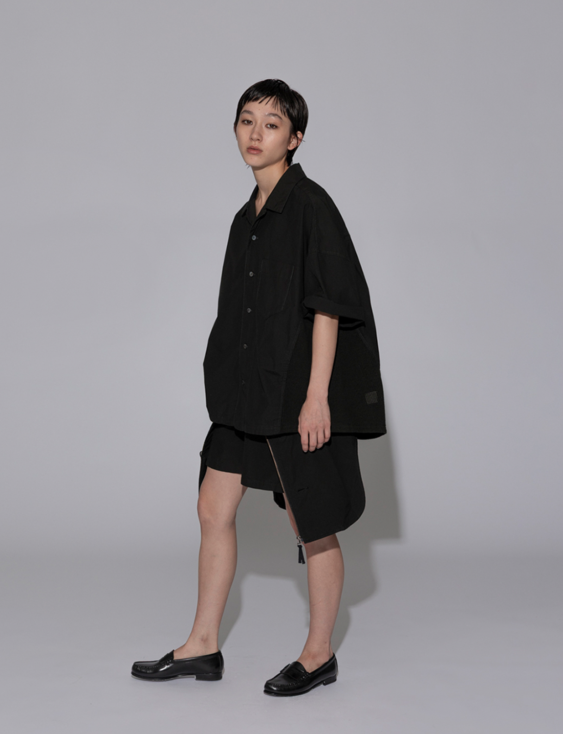 GARMENT-DYED MESH PANEL SHIRT