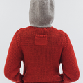 OUAT(オーユーエーティー) 2026FW META KNIT PARKA ローゲージニットフライトパーカー レッド フードをかぶったバック