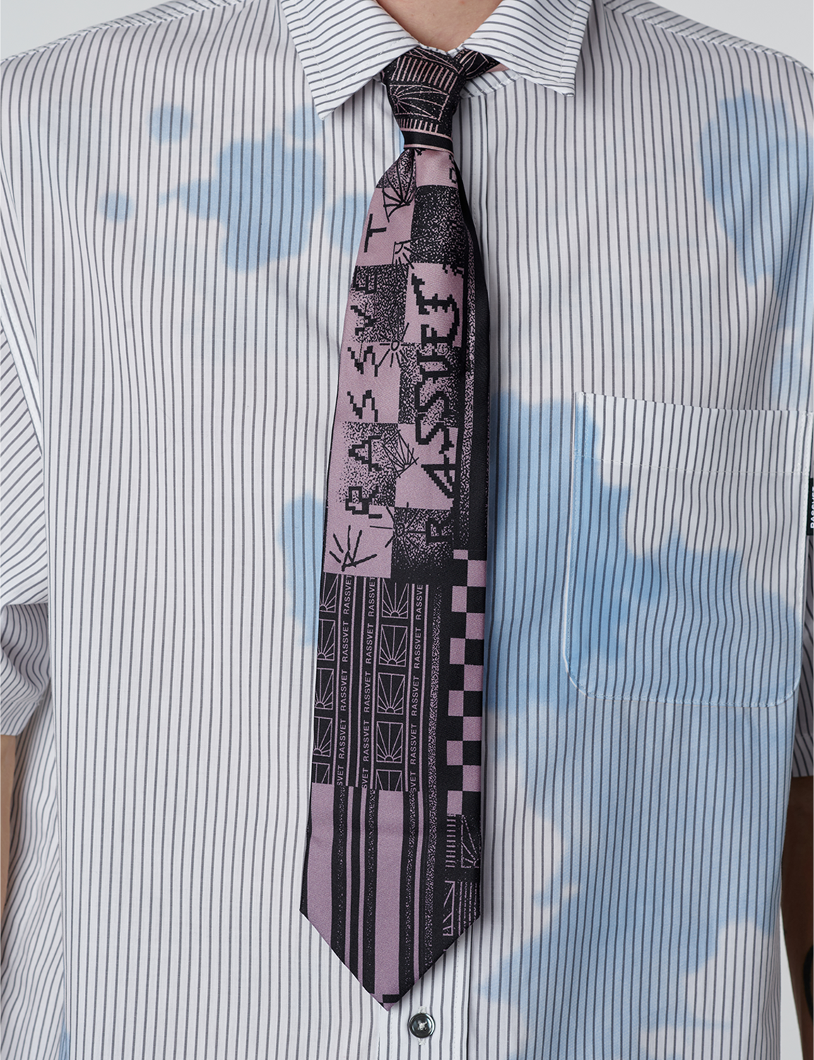 ALLOVER PRINTED TIE
