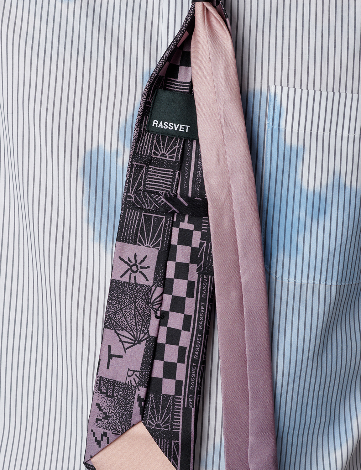 ALLOVER PRINTED TIE