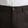 Séfr(セファー) 2026FW Nasedo Trouser ウールバレルレッグトラウザー ダークブラウン フロントボタンのディテール