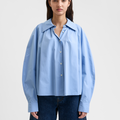 Séfr(セファー) 2026SS Pleated Shirt コットンポプリンプリーツシャツ ライトブルー 着用時のフロント