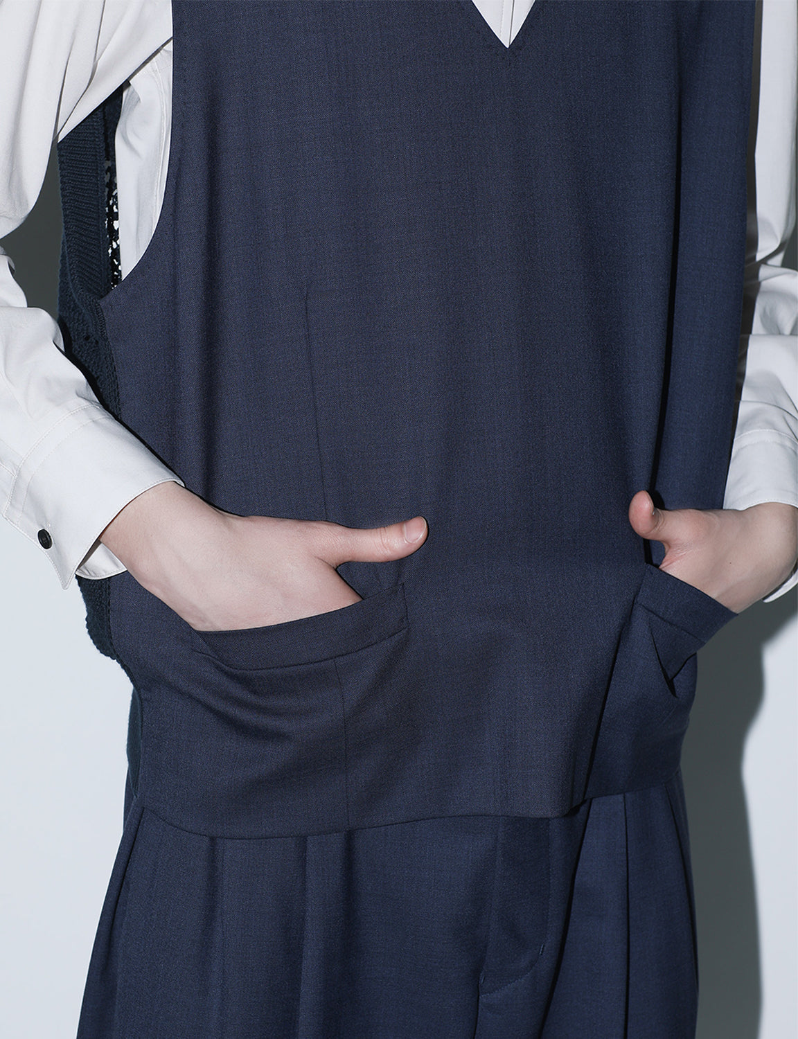 POLYESTER WOOL VEST