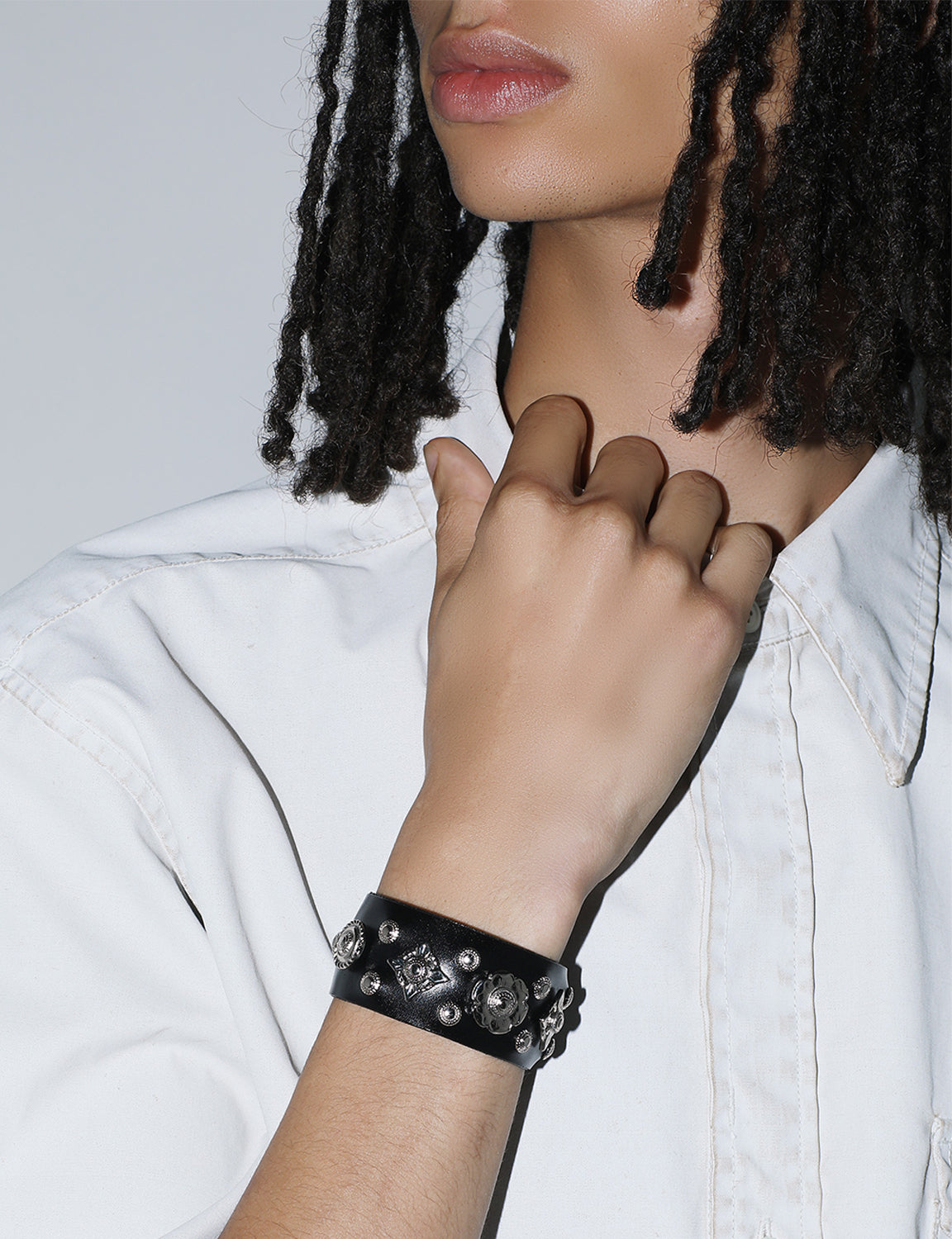 LEATHER ROLL BANGLE